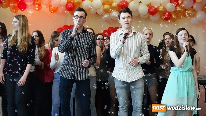 Zdjęcie w galerii na portalu naszwodzislaw.com: Otwórzmy nasze serca. Wodzisławski Ekonomik charytatywnie wiadomości z regionu