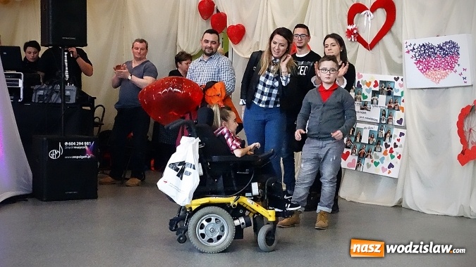 Zdjęcie w galerii na portalu naszwodzislaw.com: Otwórzmy nasze serca. Wodzisławski Ekonomik charytatywnie wiadomości z regionu