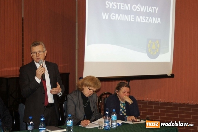 Zdjęcie w galerii na portalu naszwodzislaw.com: Spotkanie w Połomi z przedstawicielami kuratorium nt. wdrażania reformy oświaty wiadomości z regionu