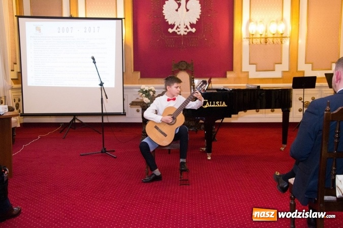 Zdjęcie w galerii na portalu naszwodzislaw.com: Wodzisławski Uniwersytet Trzeciego Wieku. Zorganizowano wystawę z okazji 10-lecia  wiadomości z regionu