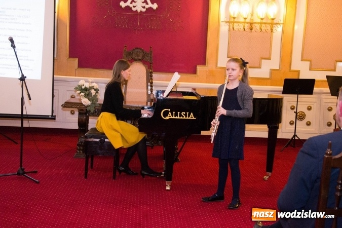 Zdjęcie w galerii na portalu naszwodzislaw.com: Wodzisławski Uniwersytet Trzeciego Wieku. Zorganizowano wystawę z okazji 10-lecia  wiadomości z regionu