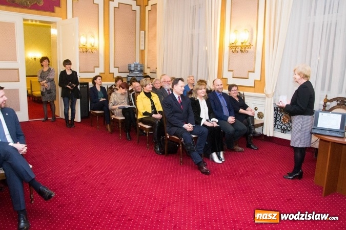 Zdjęcie w galerii na portalu naszwodzislaw.com: Wodzisławski Uniwersytet Trzeciego Wieku. Zorganizowano wystawę z okazji 10-lecia  wiadomości z regionu