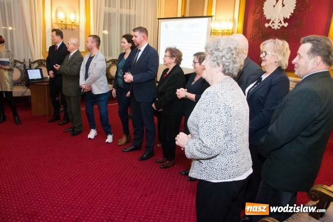 Zdjęcie w galerii na portalu naszwodzislaw.com: Wodzisławski Uniwersytet Trzeciego Wieku. Zorganizowano wystawę z okazji 10-lecia  wiadomości z regionu