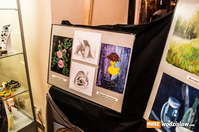 Zdjęcie w galerii na portalu naszwodzislaw.com: Wodzisławski Uniwersytet Trzeciego Wieku. Zorganizowano wystawę z okazji 10-lecia  wiadomości z regionu