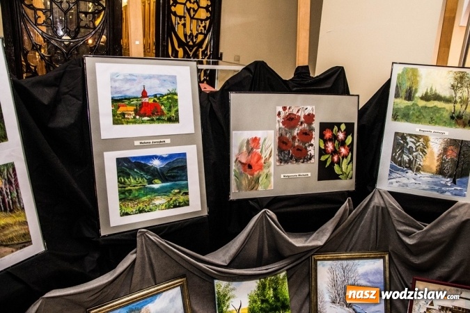 Zdjęcie w galerii na portalu naszwodzislaw.com: Wodzisławski Uniwersytet Trzeciego Wieku. Zorganizowano wystawę z okazji 10-lecia  wiadomości z regionu