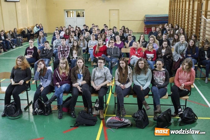 Zdjęcie w galerii na portalu naszwodzislaw.com: Prelekcja dotycząca krwiodawstwa i dawców szpiku. Uczniowie ZSP nr 2 w Rydułtowach dowiedzieli się, dlaczego warto pomagać innym wiadomości z regionu