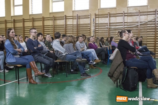 Zdjęcie w galerii na portalu naszwodzislaw.com: Prelekcja dotycząca krwiodawstwa i dawców szpiku. Uczniowie ZSP nr 2 w Rydułtowach dowiedzieli się, dlaczego warto pomagać innym wiadomości z regionu