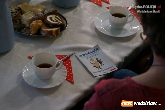 Zdjęcie w galerii na portalu naszwodzislaw.com: Z seniorami o ich bezpieczeństwie. Policjanci kontynuują spotkania  wiadomości z regionu