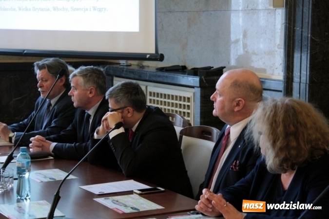 Zdjęcie w galerii na portalu naszwodzislaw.com: Rolniku! Trzymaj drób w kurniku! wiadomości z regionu