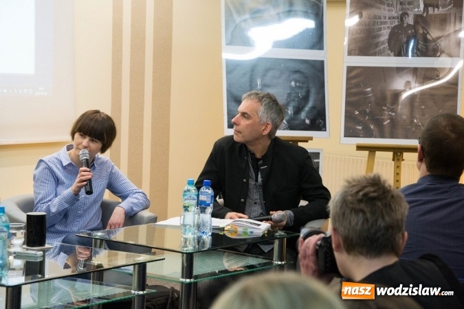 Zdjęcie w galerii na portalu naszwodzislaw.com: O syryjskiej rewolucji, wojnie i ludzkich marzeniach. Wyjątkowi goście w wodzisławskiej bibliotece wiadomości z regionu