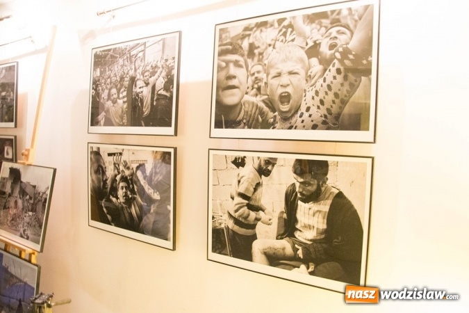 Zdjęcie w galerii na portalu naszwodzislaw.com: O syryjskiej rewolucji, wojnie i ludzkich marzeniach. Wyjątkowi goście w wodzisławskiej bibliotece wiadomości z regionu