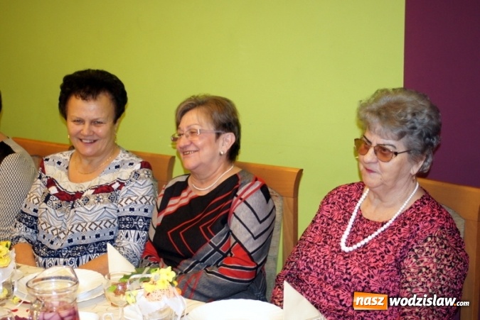 Zdjęcie w galerii na portalu naszwodzislaw.com: Tłusty Czwartek połączony z Dniem Kobiet Koła Gospodyń Wiejskich w Połomi wiadomości z regionu