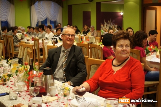 Zdjęcie w galerii na portalu naszwodzislaw.com: Tłusty Czwartek połączony z Dniem Kobiet Koła Gospodyń Wiejskich w Połomi wiadomości z regionu