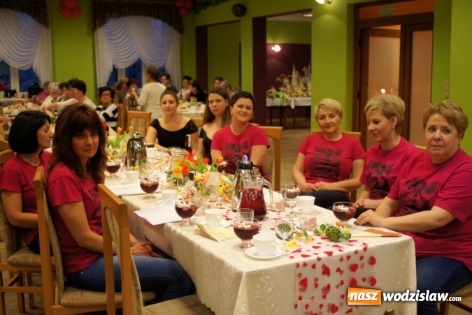 Zdjęcie w galerii na portalu naszwodzislaw.com: Tłusty Czwartek połączony z Dniem Kobiet Koła Gospodyń Wiejskich w Połomi wiadomości z regionu