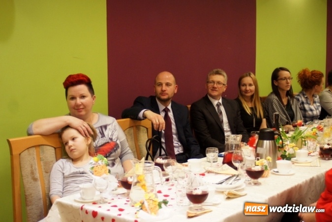 Zdjęcie w galerii na portalu naszwodzislaw.com: Tłusty Czwartek połączony z Dniem Kobiet Koła Gospodyń Wiejskich w Połomi wiadomości z regionu