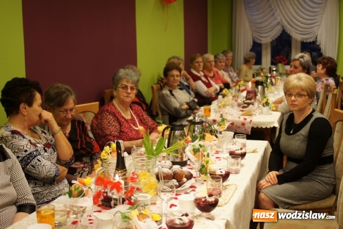 Zdjęcie w galerii na portalu naszwodzislaw.com: Tłusty Czwartek połączony z Dniem Kobiet Koła Gospodyń Wiejskich w Połomi wiadomości z regionu