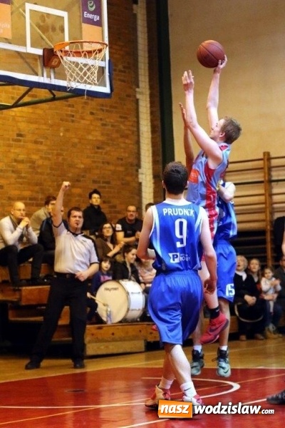 Zdjęcie w galerii na portalu naszwodzislaw.com: Doskonała druga połowa meczu koszykarzy MKS Wodzisław. Smyk Prudnik pokonany! wiadomości z regionu