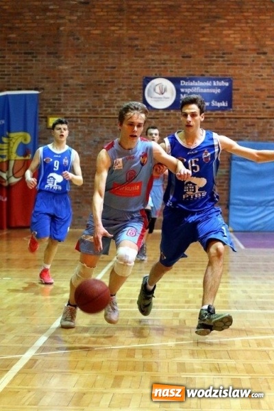 Zdjęcie w galerii na portalu naszwodzislaw.com: Doskonała druga połowa meczu koszykarzy MKS Wodzisław. Smyk Prudnik pokonany! wiadomości z regionu