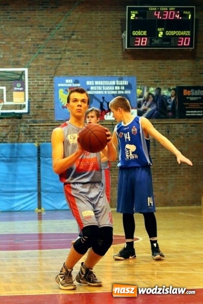Zdjęcie w galerii na portalu naszwodzislaw.com: Doskonała druga połowa meczu koszykarzy MKS Wodzisław. Smyk Prudnik pokonany! wiadomości z regionu