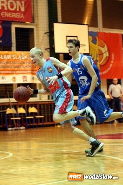 Zdjęcie w galerii na portalu naszwodzislaw.com: Doskonała druga połowa meczu koszykarzy MKS Wodzisław. Smyk Prudnik pokonany! wiadomości z regionu