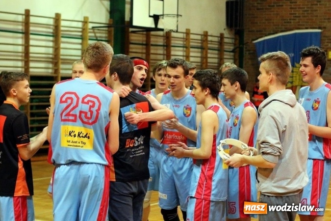 Zdjęcie w galerii na portalu naszwodzislaw.com: Doskonała druga połowa meczu koszykarzy MKS Wodzisław. Smyk Prudnik pokonany! wiadomości z regionu