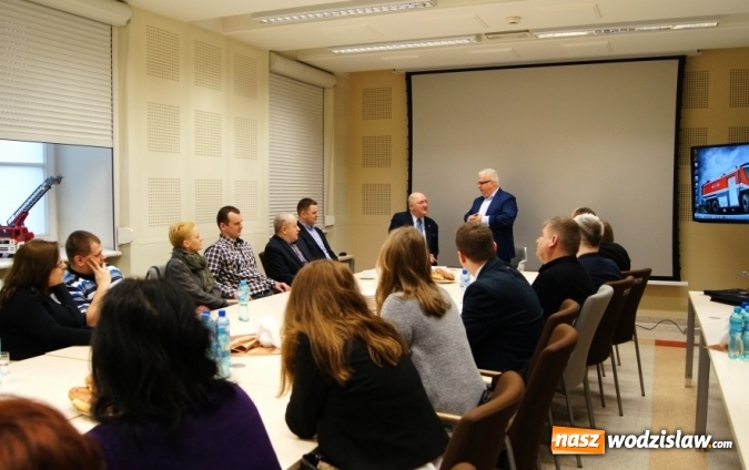 Zdjęcie w galerii na portalu naszwodzislaw.com: Czy numery 997, 998 i 999 przestaną wkrótce obowiązywać? wiadomości z regionu