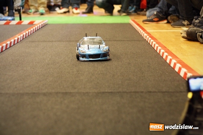 Zdjęcie w galerii na portalu naszwodzislaw.com: Ścigali się zdalnie sterowanymi samochodami wiadomości z regionu