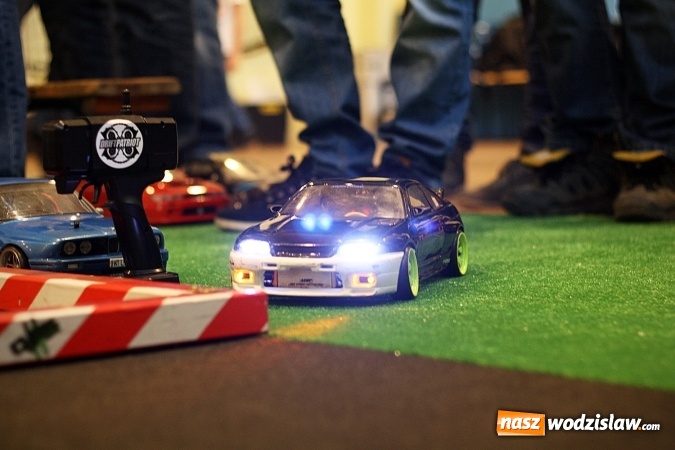 Zdjęcie w galerii na portalu naszwodzislaw.com: Ścigali się zdalnie sterowanymi samochodami wiadomości z regionu
