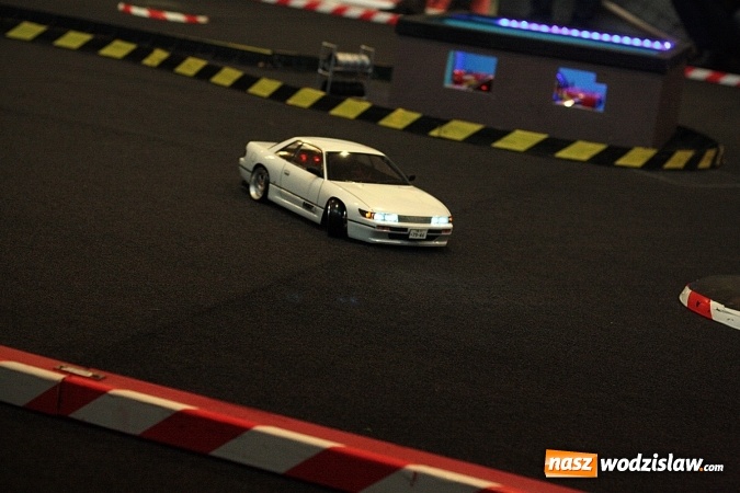 Zdjęcie w galerii na portalu naszwodzislaw.com: Ścigali się zdalnie sterowanymi samochodami wiadomości z regionu