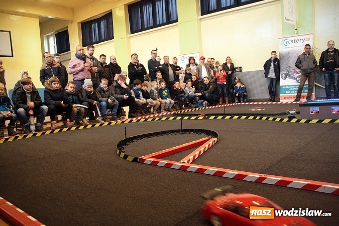 Zdjęcie w galerii na portalu naszwodzislaw.com: Ścigali się zdalnie sterowanymi samochodami wiadomości z regionu