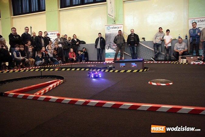 Zdjęcie w galerii na portalu naszwodzislaw.com: Ścigali się zdalnie sterowanymi samochodami wiadomości z regionu