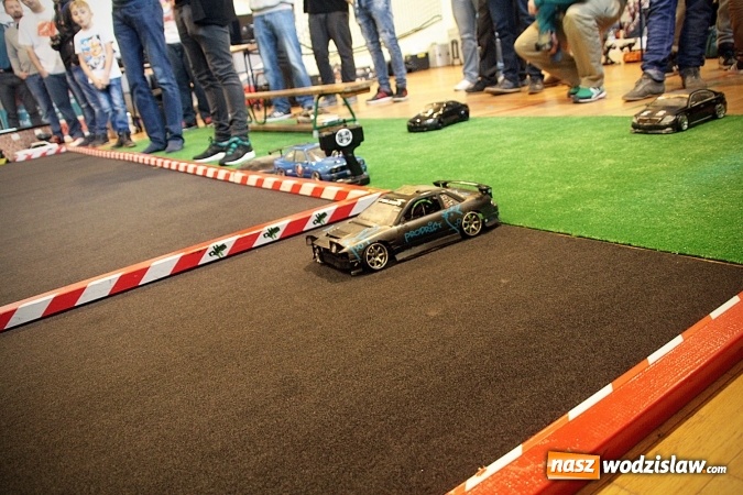 Zdjęcie w galerii na portalu naszwodzislaw.com: Ścigali się zdalnie sterowanymi samochodami wiadomości z regionu