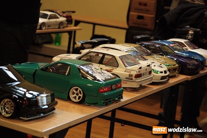 Zdjęcie w galerii na portalu naszwodzislaw.com: Ścigali się zdalnie sterowanymi samochodami wiadomości z regionu