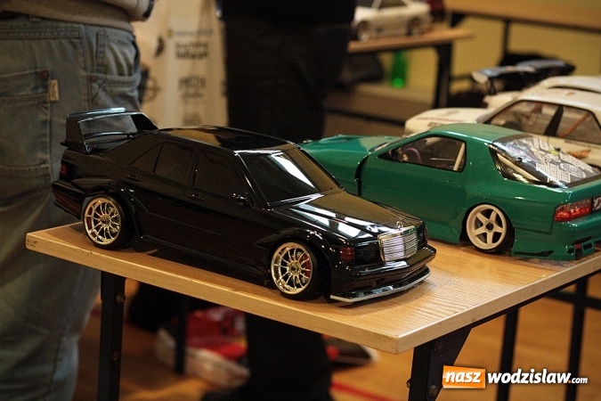 Zdjęcie w galerii na portalu naszwodzislaw.com: Ścigali się zdalnie sterowanymi samochodami wiadomości z regionu