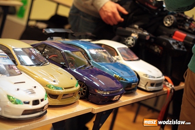 Zdjęcie w galerii na portalu naszwodzislaw.com: Ścigali się zdalnie sterowanymi samochodami wiadomości z regionu