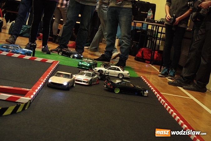 Zdjęcie w galerii na portalu naszwodzislaw.com: Ścigali się zdalnie sterowanymi samochodami wiadomości z regionu