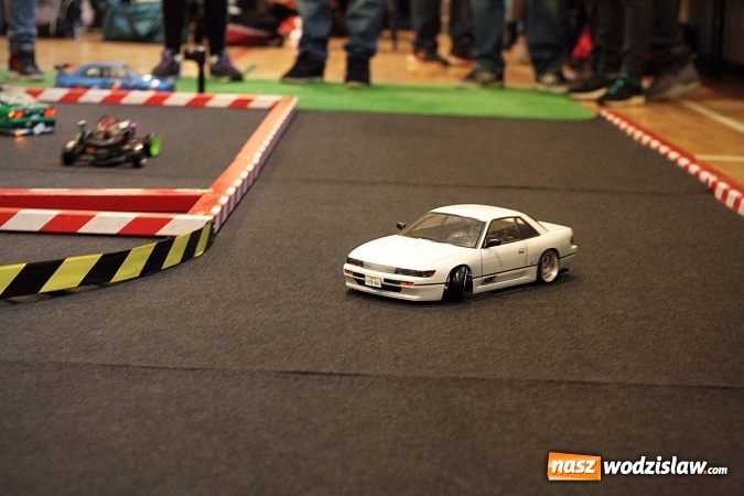 Zdjęcie w galerii na portalu naszwodzislaw.com: Ścigali się zdalnie sterowanymi samochodami wiadomości z regionu