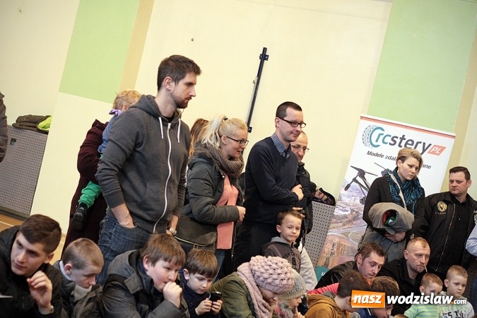 Zdjęcie w galerii na portalu naszwodzislaw.com: Ścigali się zdalnie sterowanymi samochodami wiadomości z regionu