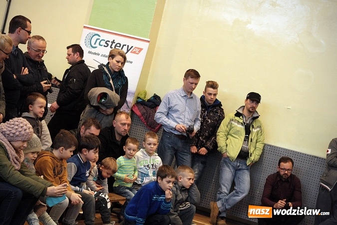 Zdjęcie w galerii na portalu naszwodzislaw.com: Ścigali się zdalnie sterowanymi samochodami wiadomości z regionu