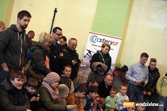 Zdjęcie w galerii na portalu naszwodzislaw.com: Ścigali się zdalnie sterowanymi samochodami wiadomości z regionu