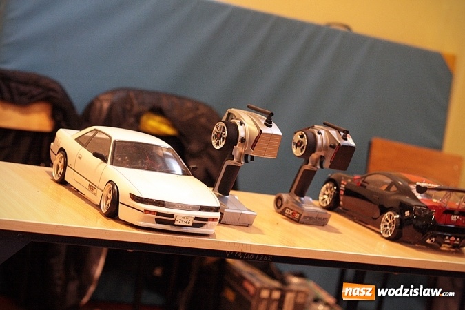 Zdjęcie w galerii na portalu naszwodzislaw.com: Ścigali się zdalnie sterowanymi samochodami wiadomości z regionu