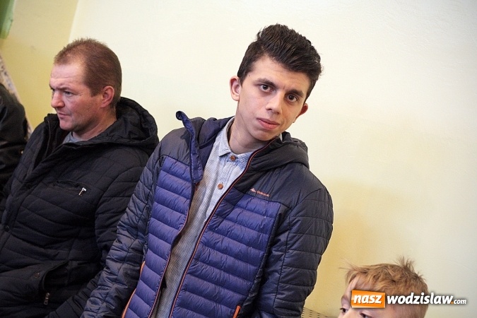 Zdjęcie w galerii na portalu naszwodzislaw.com: Ścigali się zdalnie sterowanymi samochodami wiadomości z regionu