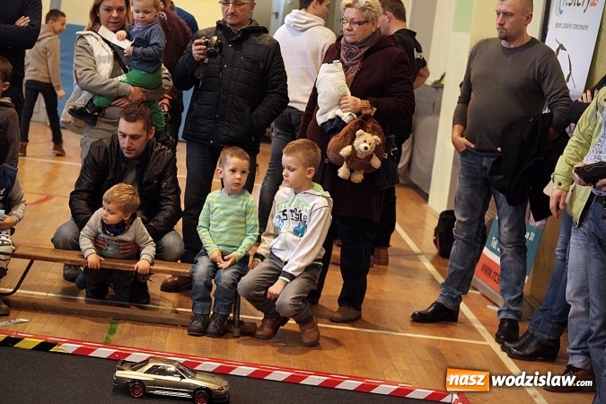 Zdjęcie w galerii na portalu naszwodzislaw.com: Ścigali się zdalnie sterowanymi samochodami wiadomości z regionu