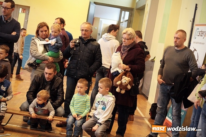 Zdjęcie w galerii na portalu naszwodzislaw.com: Ścigali się zdalnie sterowanymi samochodami wiadomości z regionu