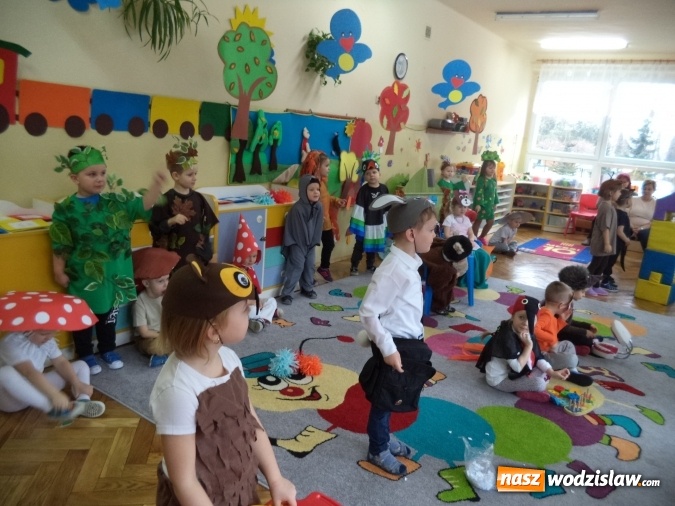 Zdjęcie w galerii na portalu naszwodzislaw.com: Pszów: spóźniony dzień babci i dziadka w przedszkolu nr 2  wiadomości z regionu