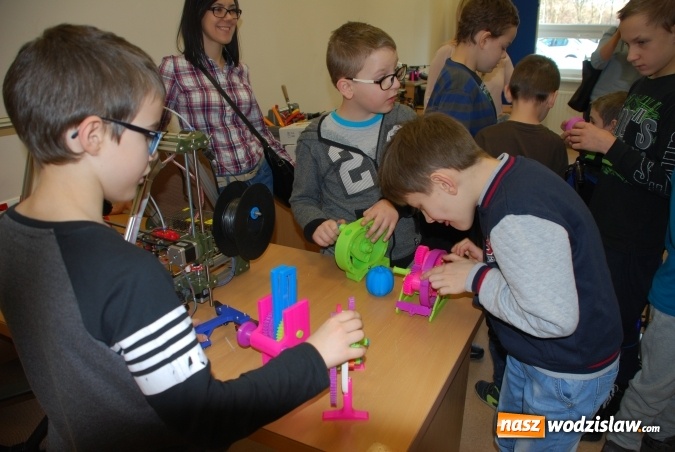 Zdjęcie w galerii na portalu naszwodzislaw.com: Uczniowie z ZPSWR w Wodzisławiu Śląskim zapoznawali się z zasadą druku 3D wiadomości z regionu
