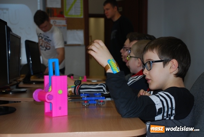 Zdjęcie w galerii na portalu naszwodzislaw.com: Uczniowie z ZPSWR w Wodzisławiu Śląskim zapoznawali się z zasadą druku 3D wiadomości z regionu