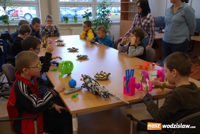 Zdjęcie w galerii na portalu naszwodzislaw.com: Uczniowie z ZPSWR w Wodzisławiu Śląskim zapoznawali się z zasadą druku 3D wiadomości z regionu