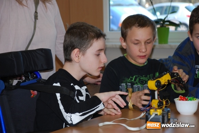 Zdjęcie w galerii na portalu naszwodzislaw.com: Uczniowie z ZPSWR w Wodzisławiu Śląskim zapoznawali się z zasadą druku 3D wiadomości z regionu