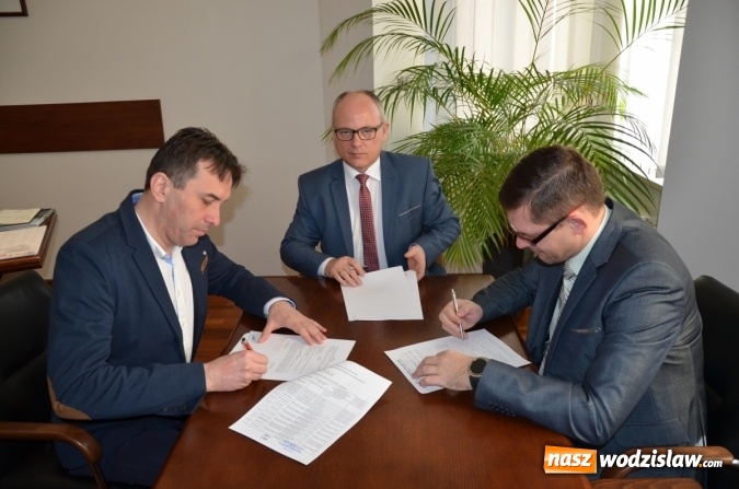 Zdjęcie w galerii na portalu naszwodzislaw.com: Rusza przebudowa ulicy Piotrowickiej w Skrbeńsku  wiadomości z regionu